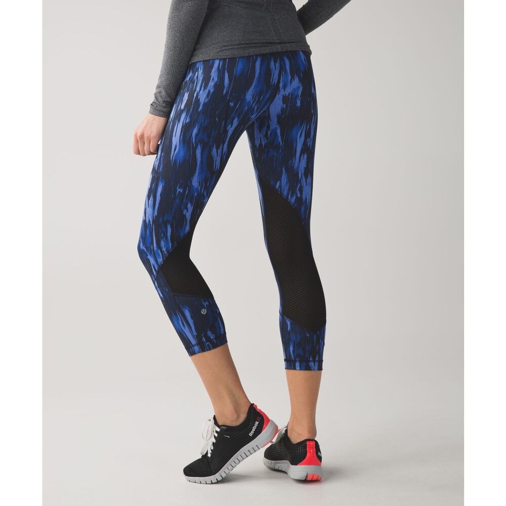 Lululemon Pace Rival Crop Full-On Luxtreme Size 2 Painted Animal Sprinkler Black